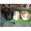 Image 1 : (4) Cowboy hats
