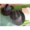 Image 2 : (4) Cowboy hats