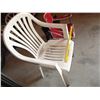 Image 2 : plastic chair + small kids camp chair