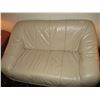 Image 3 : White leather loveseat - 55" long