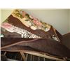 Image 4 : Fleece Blanket from Korea (acrylic pile) - Roses - 84" x 77"