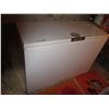 Image 1 : Eatons Viking Freezer chest - 50W 20D