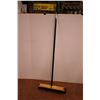 Image 1 : *Push Broom