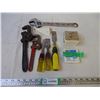 Image 1 : Chisels, wrenches, brad nails (as pictured)