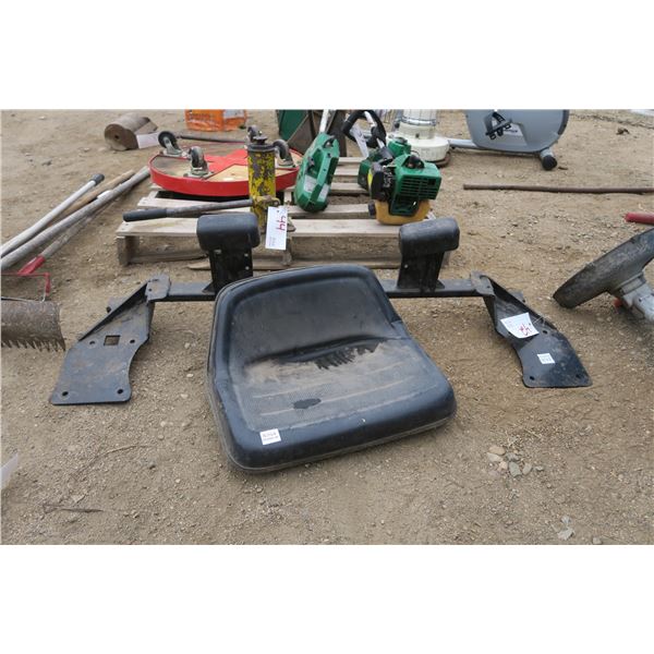 Demco Steel Bracket/Baseplate for Dodge/Chrysler Vans (with Manuals) & Seat