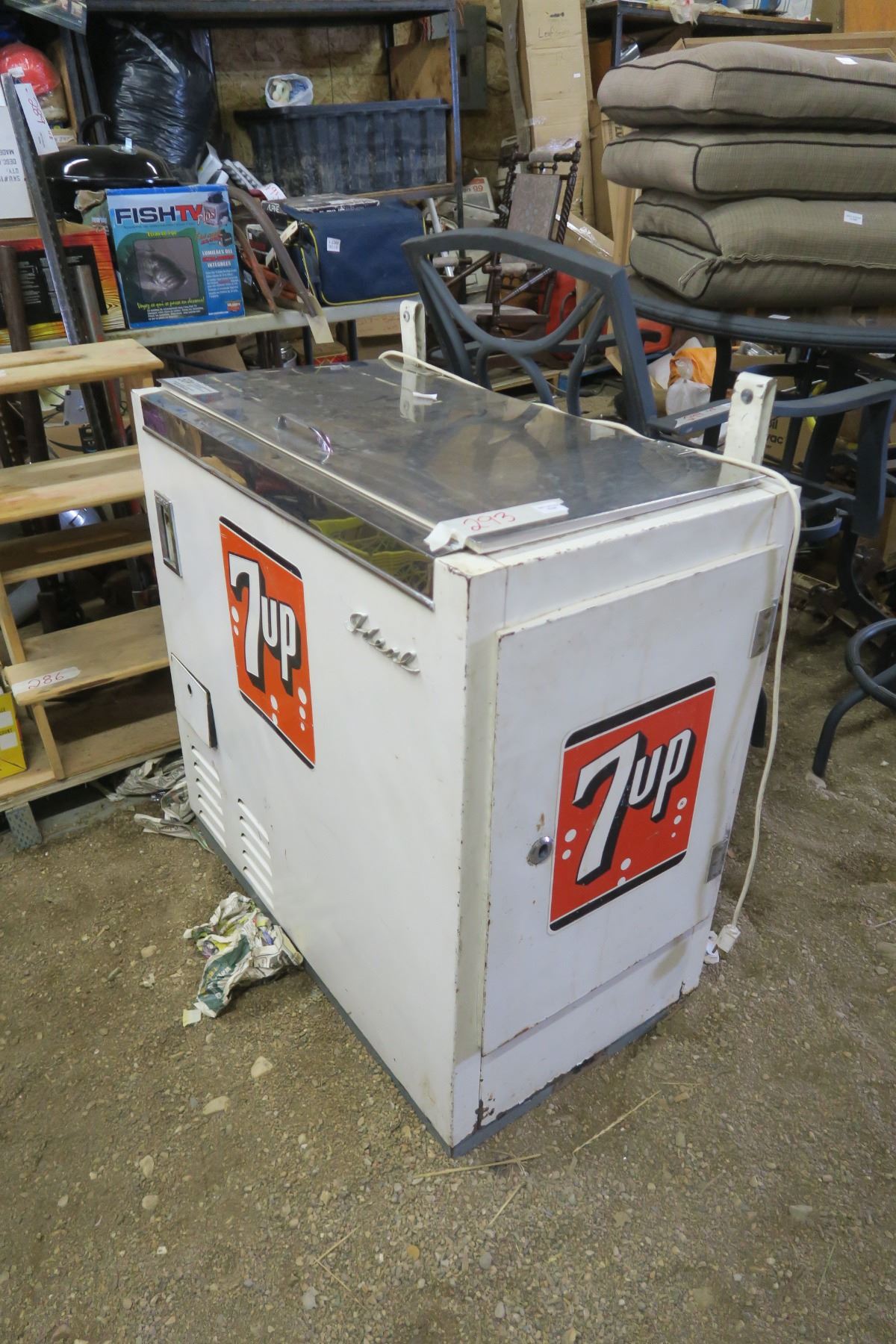 7Up Drink Cooler & Vending Machine 36x20x36H" *See Description