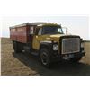 Image 3 : International Loadstar 1700 Gas Truck - VIN: D0522ECA20260 - ODO: 121567 - Box & Hoist, Roller Tarp 