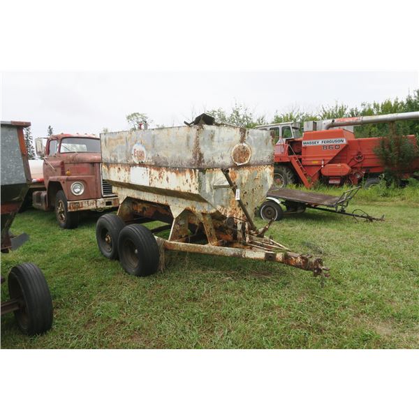 Tandem Fertilizer Wagon