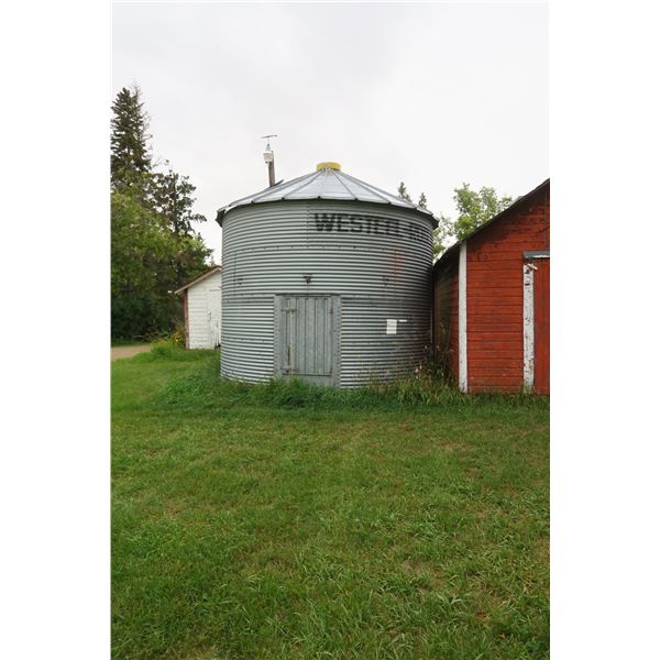 West Steel Grain Bin, 1250 Bushel
