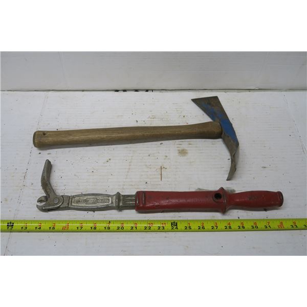 Nail Puller & Pickaxe