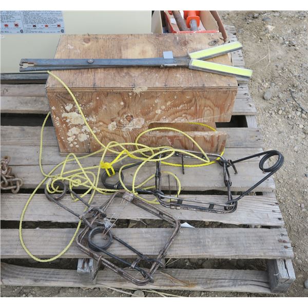 Conibear Traps & Trap Setting Tool