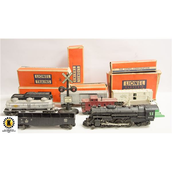 LIONEL 2046 SET WITH BOXES ACCESSORIES 1940S