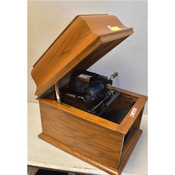 WORKING 1913 AMBEROLA EDISON PHONOGRAPH