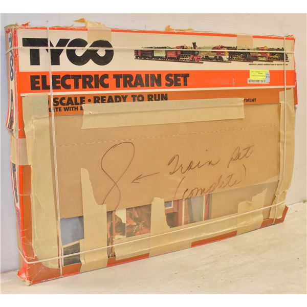 1970'S TYCO TRAIN SET WITH BOXES