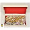 Image 1 : JEWELLERY BOX WITH CONTENTS