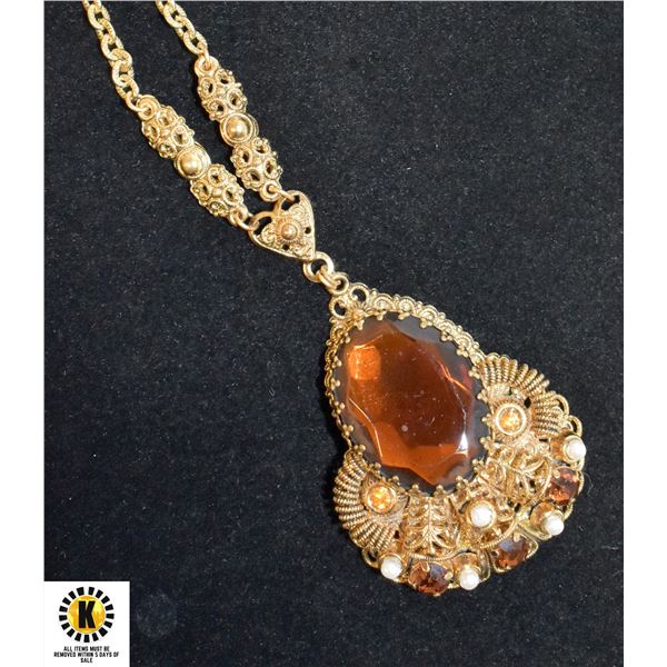 ORNATE GOLD TONE NECKLACE W PENDANT