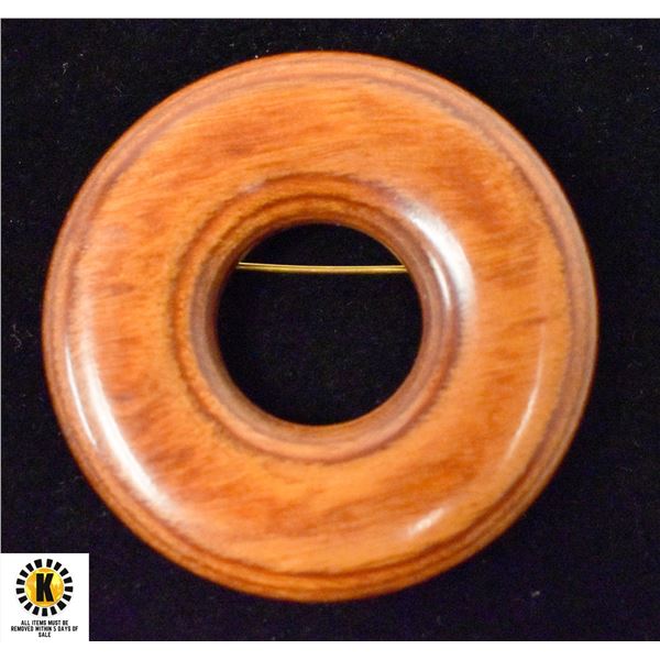 1970S WOODEN BROOCH