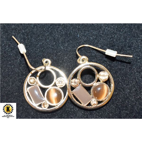 PAIR GOLD TONE WITH STONES CIRCLE EARRINGS