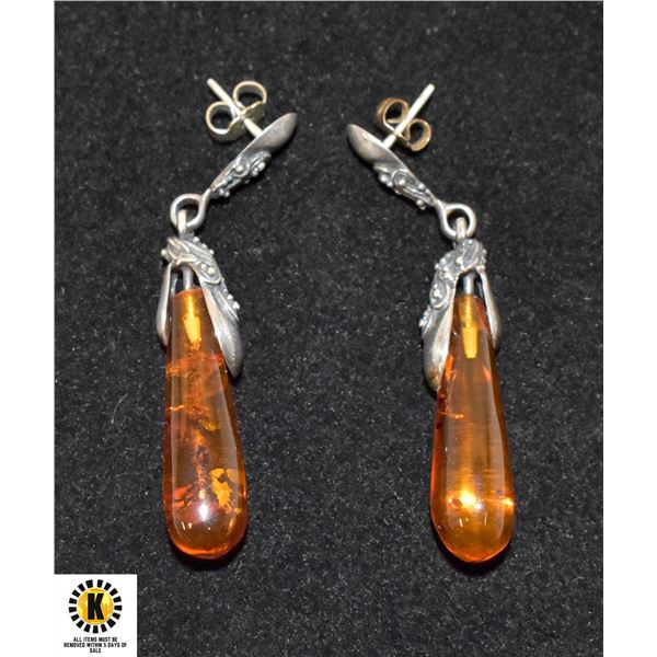 PAIR AMBER POLISHED DROP EARRINGS