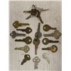 Image 1 : LOT ANTIQUE KEYS