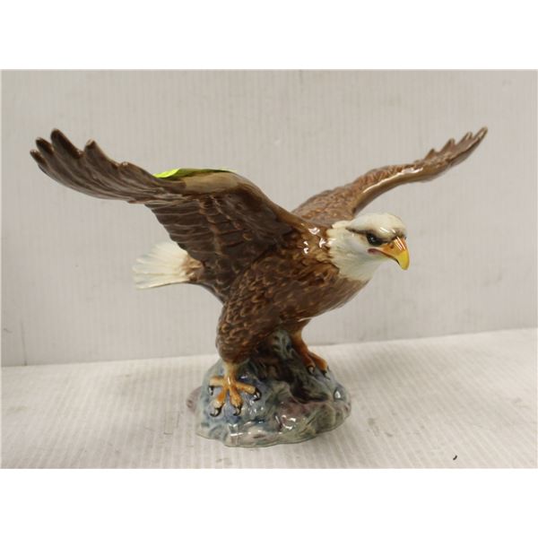 BESWICK ENGLAND BALD EAGLE CERAMIC STATUE