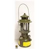 Image 1 : 1961 US ARMY LANTERN WITH MARKINGS EVEN ON GLASS