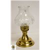 Image 1 : VINTAGE OIL LAMP