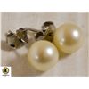 Image 1 : PEARL STYLE EARRINGS