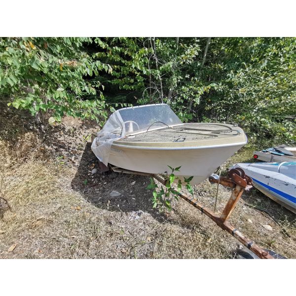 GLASSPAR SPEED BOAT - SOLD AS IS
