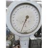 Image 2 : Vintage Dennings Floor Scale