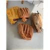 Image 1 : 4 ball gloves