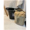 Image 1 : Mop bucket and decor
