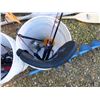 Image 3 : 6" ice auger, oars, fishing rods and hole cleaners