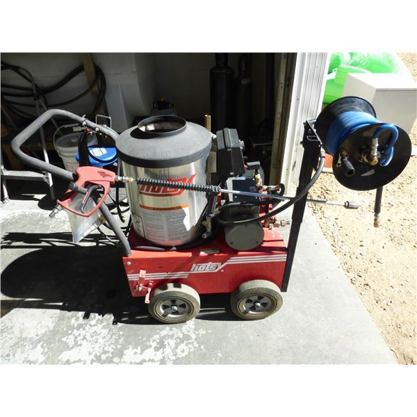 Hotsy 1300 PSI steamer washer, 220v