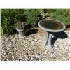 Image 2 : 3- planters and bird bath