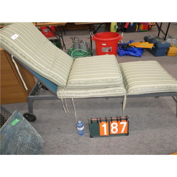 lawn chair & cushions