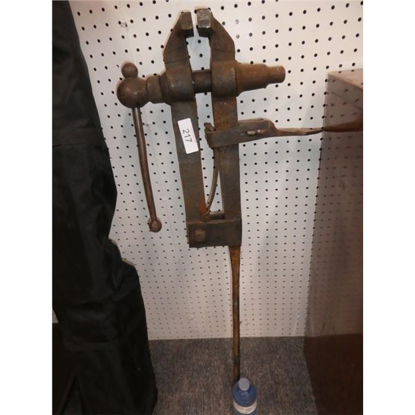 Antique Leg Vise