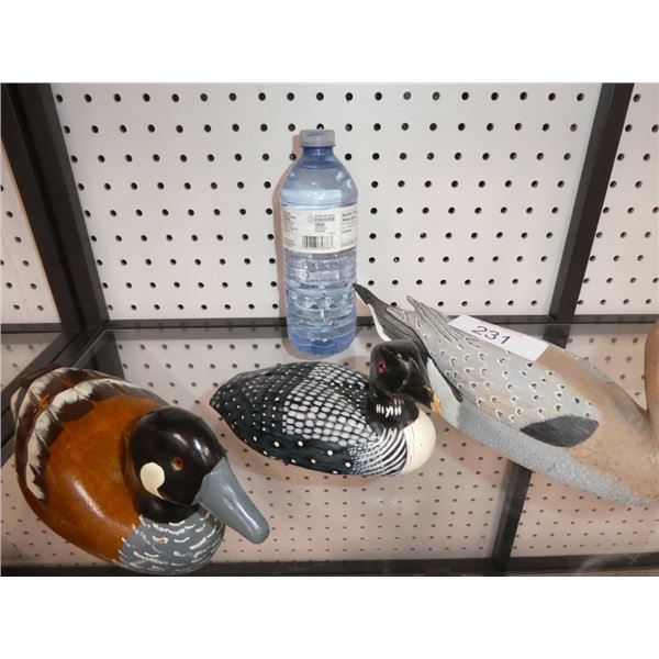Wooden decorative ducks