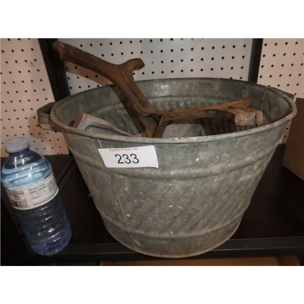 Vintage Tub with shoe molds
