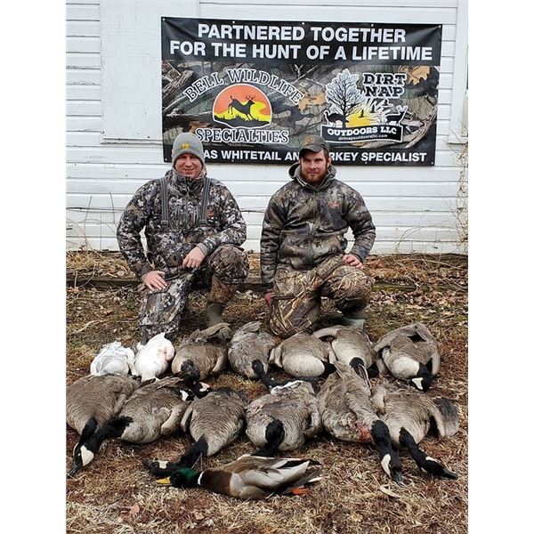 Kansas 4-Day Waterfowl/Greater Canada Hunt for Two Hunters