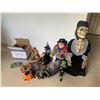 Image 1 : Assortment of Halloween Decorations
