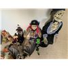 Image 3 : Assortment of Halloween Decorations