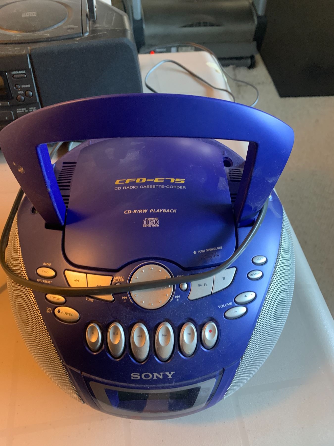 2 x Sony CD Radiocasete Players, Sony DVD Player, Toshiba Portable DVD