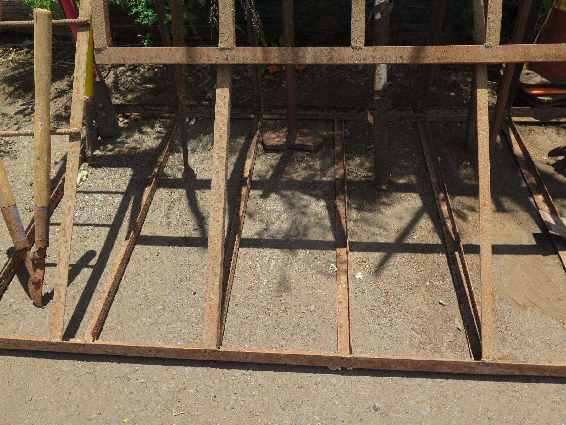 Metal Rack for Landscape Tool Storage (Tools not included) - Oahu Auctions