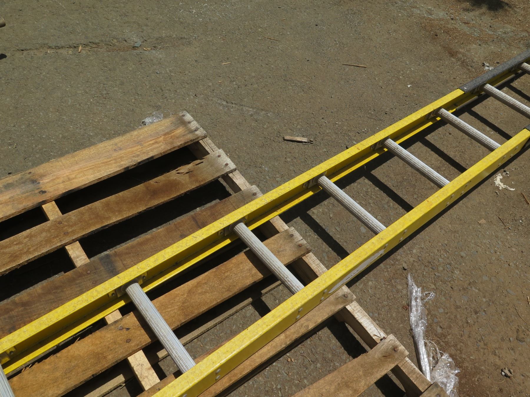 Tall 14 Rung Step Ladder