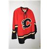 Image 1 : XL Koho Calgary flames hockey jersey signed "bobby hull"