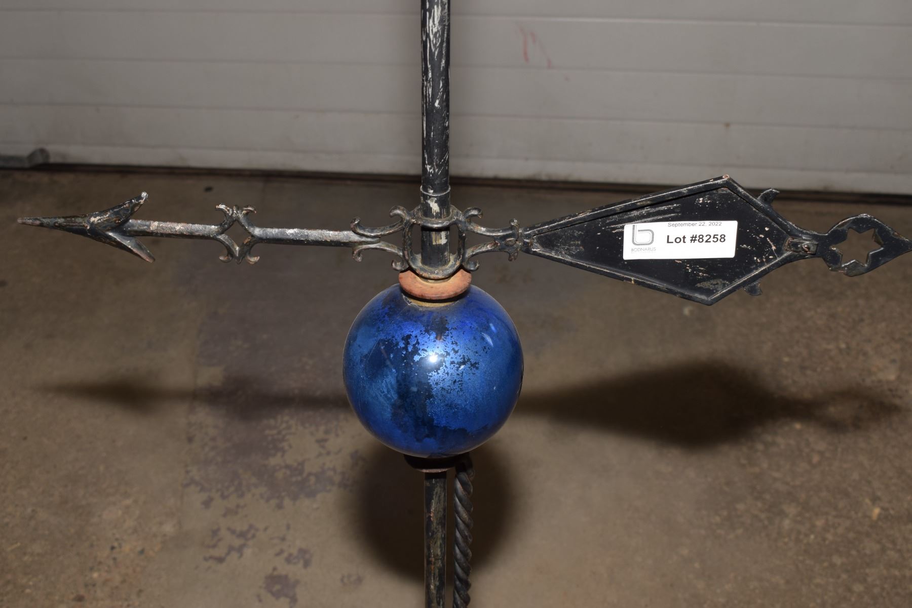 Lightning rod weathervane + ball - Bodnarus Auctioneering Lightning rod weathervane + ball - Bodnarus Auctioneering