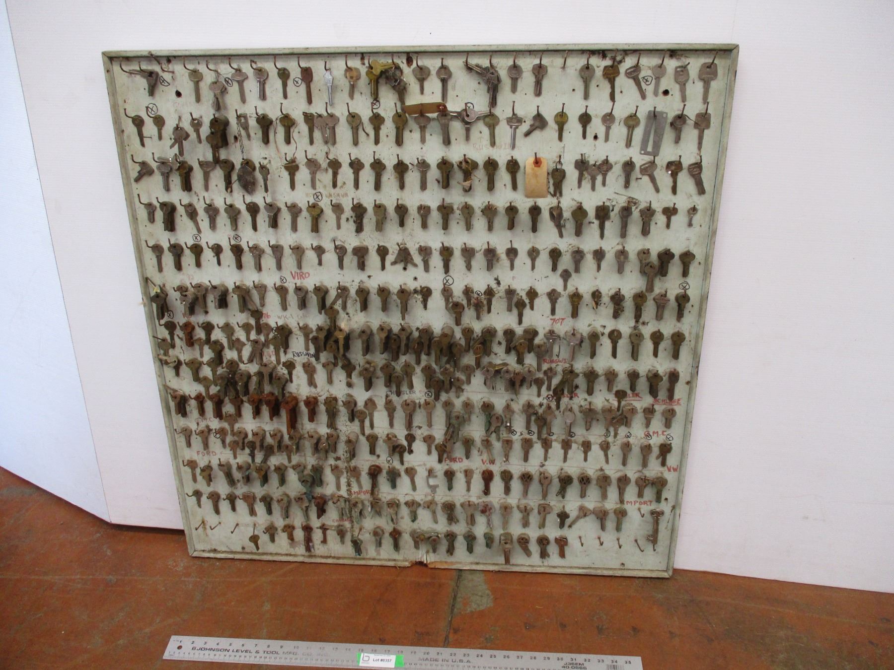 Key display board - VW keys + others, 100+ keys - 41