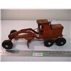 Image 1 : Lincoln Toy Grader - 18.5" long