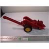 Image 3 : Massey Harris 44 Tractor with Corn Picker Sheller attachment - total length 19"